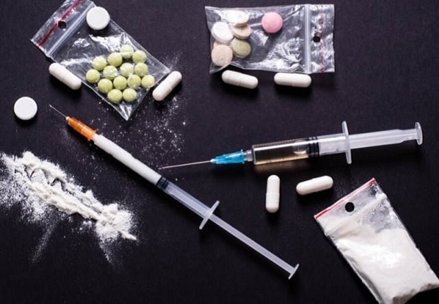 पंजाब के नौजवानों को बर्बाद कर रहा नशों का कारोबार