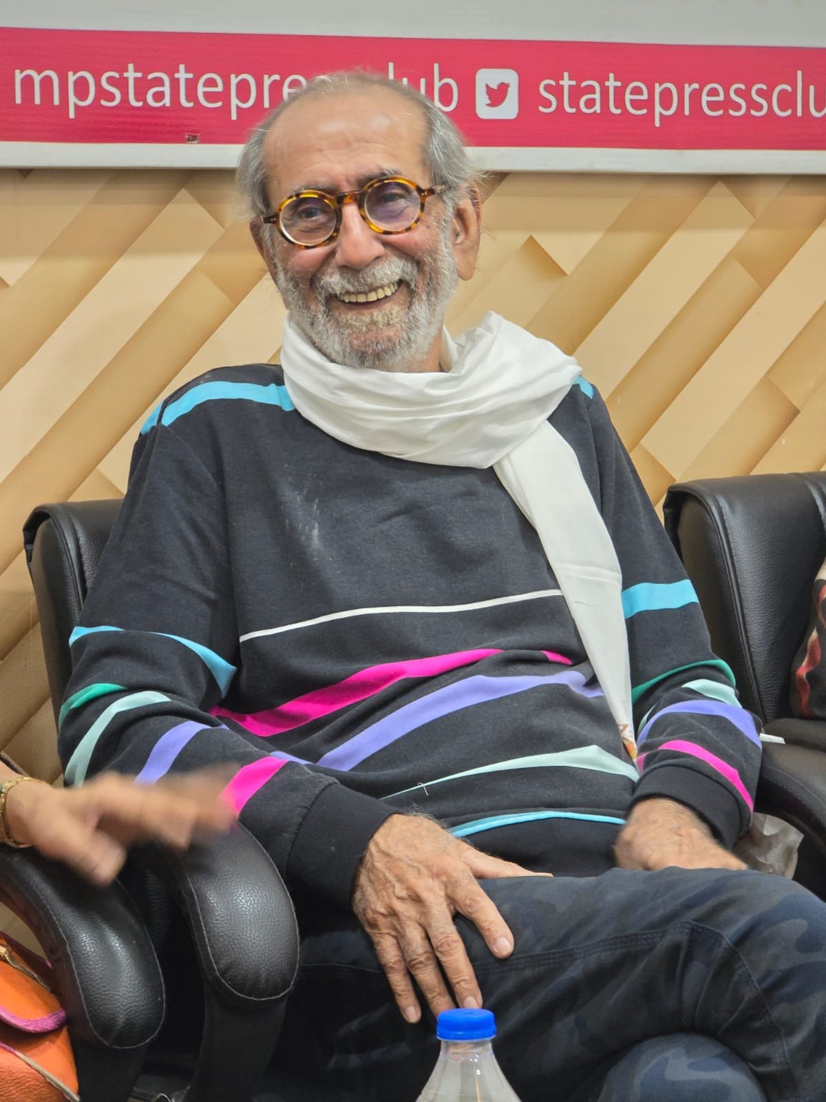 स्टेट प्रेस क्लब के संवाद कार्यक्रम में “कार्टून ढब्बू जी” के जनक श्री आबिद सुरती ने कहा आज के नेताओं में कार्टून के लिए सहनशक्ति नहीं