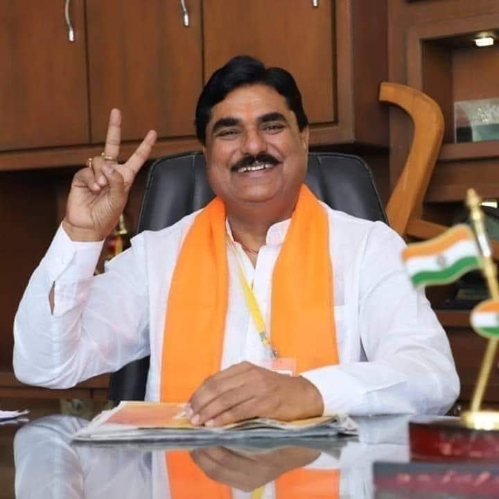 राजनीति के इतिहास में पहली बार 5 बार के विधायक और पूर्व मंत्री बने सांसद प्रतिनिधि