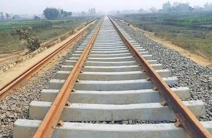 जबलपुर से इंदौर की दूरी होगी कम, 5 घंटे में पहुंचेंगे,रेलवे शुरू कर रहा 9000 करोड़ का प्रोजेक्ट,जबलपुर से गाडरवारा होते हुए बुधनी से सीधे इंदौर का सफर किया जा सकेगा,