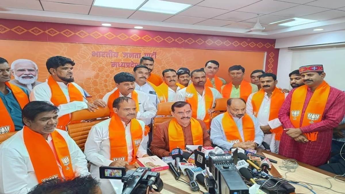 सतना के बाद टीकमगढ़ में कांग्रेस को बड़ा झटका, 6 पार्षदों ने ज्वाइन की बीजेपी