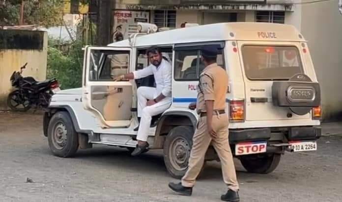 मशाल जुलूस निकालने के 1 घंटे पहले युवा कांग्रेस जिलाध्यक्ष गुड्डू चौहान हुए गिरफ्तार