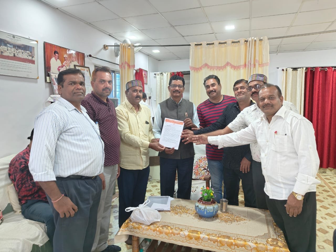   चचाई स्थानीय निविदाकारों की आवाज दबाने का नया तरीका: तानाशाही प्रबंधन की किताब से