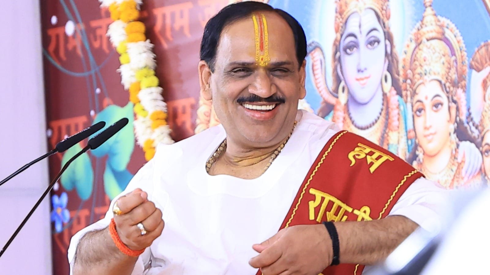 अपने परिश्रम से अर्जित धन से जो व्यक्ति अपना जीवन व्यतीत करता है वही सुखी रह पाता है।पूज्य प्रेमभूषण जी महाराज