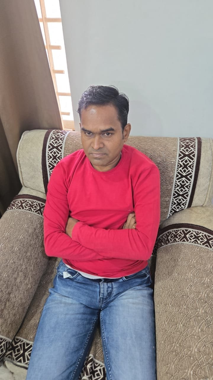 तहसील कार्यालय में रिश्वत लेते रंगे हाथ पकड़ा गया रीडर लोकायुक्त की कार्रवाई