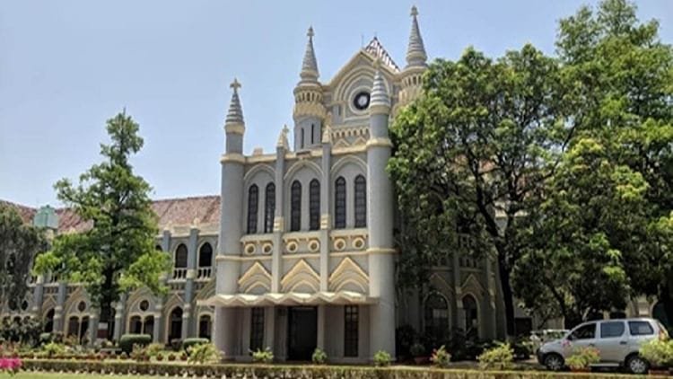 करोड़ों&nbsp; खर्च के बाद भी एयरपोर्ट से सिर्फ चार उड़ानें क्यों?