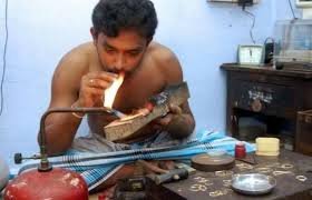 सुनार को नकली जेवर थमा गई महिलाएं