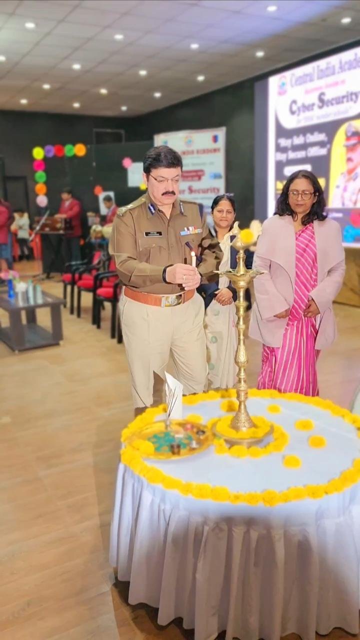 साइबर सुरक्षा&nbsp; आज की सबसे बड़ी चुनौती – डॉ. वरुण कपूर