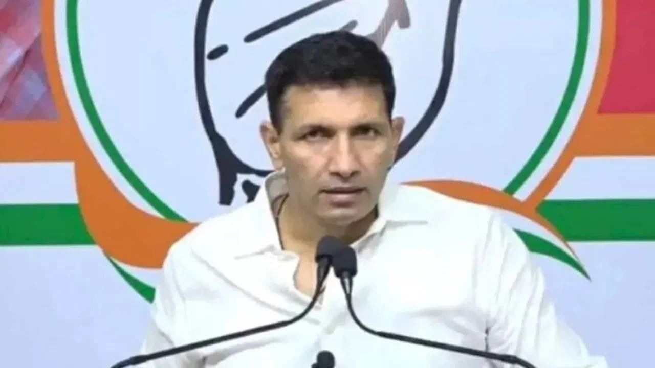 विदिशा भाजपा जिला उपाध्यक्ष योगेन्द्र सोलंकी पर रेप का मामला दर्ज होने पर कहा प्रदेश कांग्रेस अध्यक्ष जीतू पटवारी की प्रेस कांफ्रेंस…