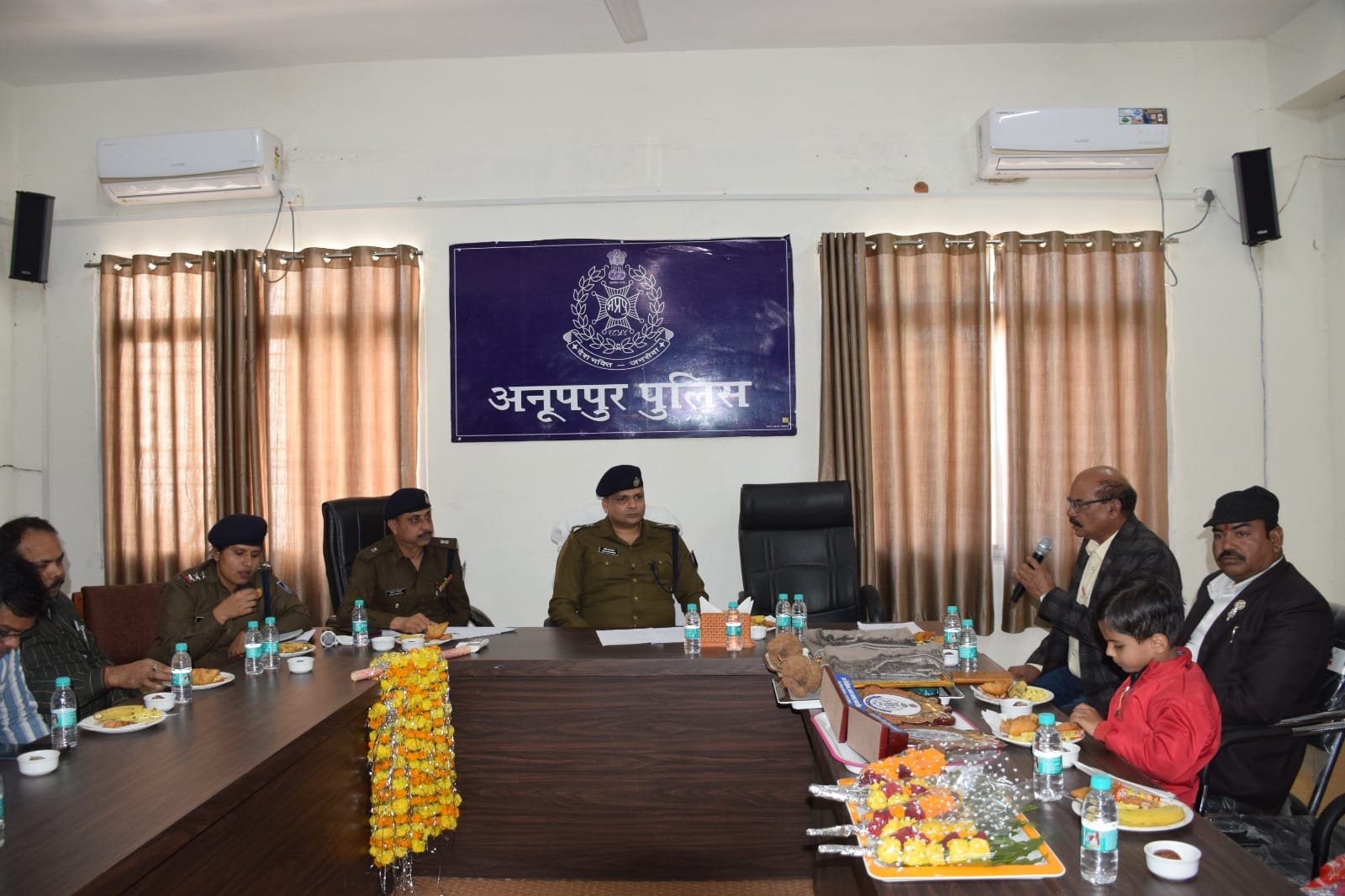 सेवा का अंत, सम्मान का आरंभ विदाई समारोह में भावनात्मक पल