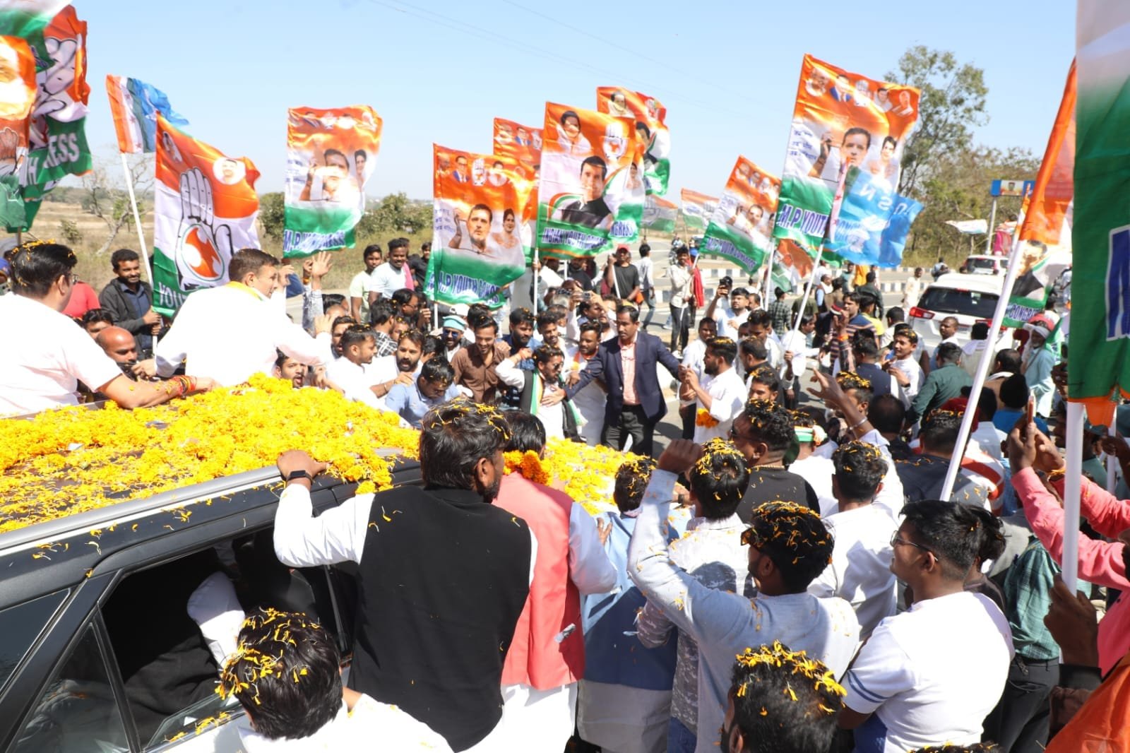 “рдЬреАрддреВ рдкрдЯрд╡рд╛рд░реА рдХрд╛ рдордВрдерди рдХрд╛рдВрдЧреНрд░реЗрд╕ рдХреА рдордЬрдмреВрддреА рдкрд░, рдордЧрд░ рдЧреБрдЯрдмрд╛рдЬреА рдкрд░ рдореМрди!”