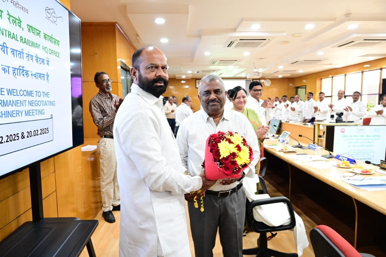 रेलवे मजदूर कांग्रेस ने जोनल पीएनएम में कर्मचारियों की समस्याओं का कराया समाधान