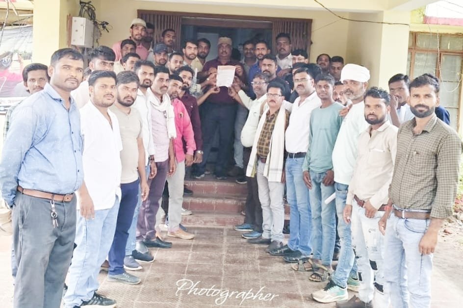 आउटसोर्स गुलामी का नया अवतार नेताओं की बैटरी, अफसरों का इन्वर्टर और मजदूर की बुझती बत्ती