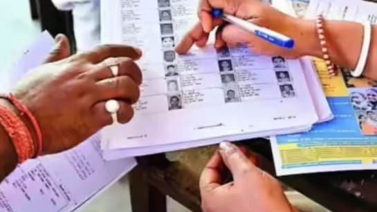 मध्य प्रदेश में 7 फरवरी तक तबादलों पर ब्रेक — निर्वाचन आयोग ने कहा, पहले मतदाता सूची सुधार पूरा करें