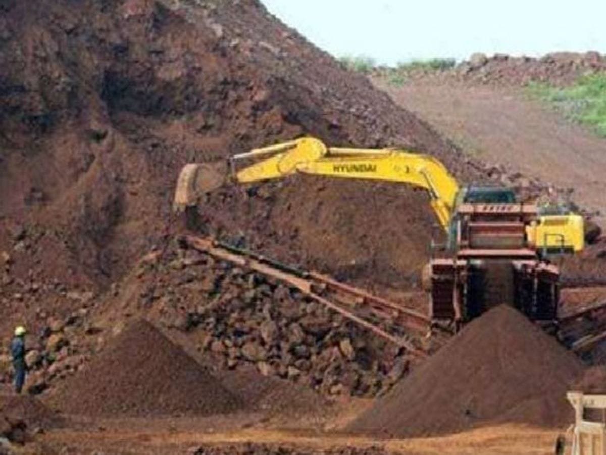 संजय पाठक ने एक भी नोटिस का जवाब नहीं दिया, अब कुर्की की नौबत