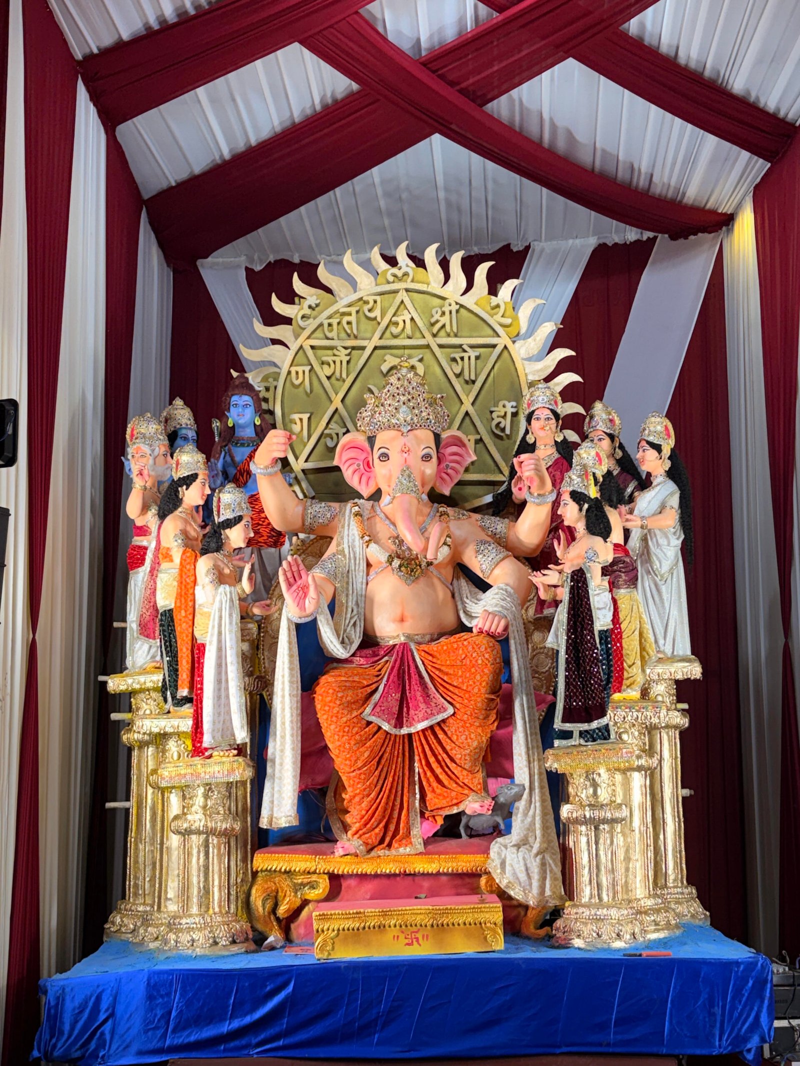 कालका चौक, रोशनपुरा पर विश्व हिंदू परिषद बजरंग दल नया भोपाल द्वारा बिठाई गई आलौकिक प्रतिमा
