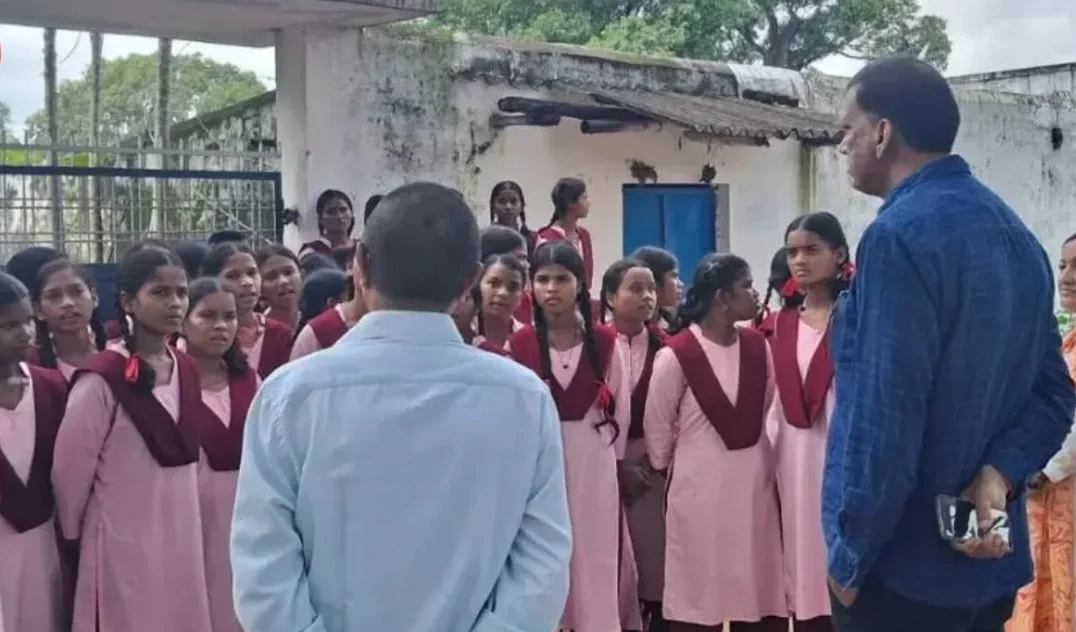 शहडोल में घटिया भोजन और जर्जर भवन से तंग आकर 32 छात्राएं आधी रात को हॉस्टल से भागीं, 16 किमी पैदल मार्च